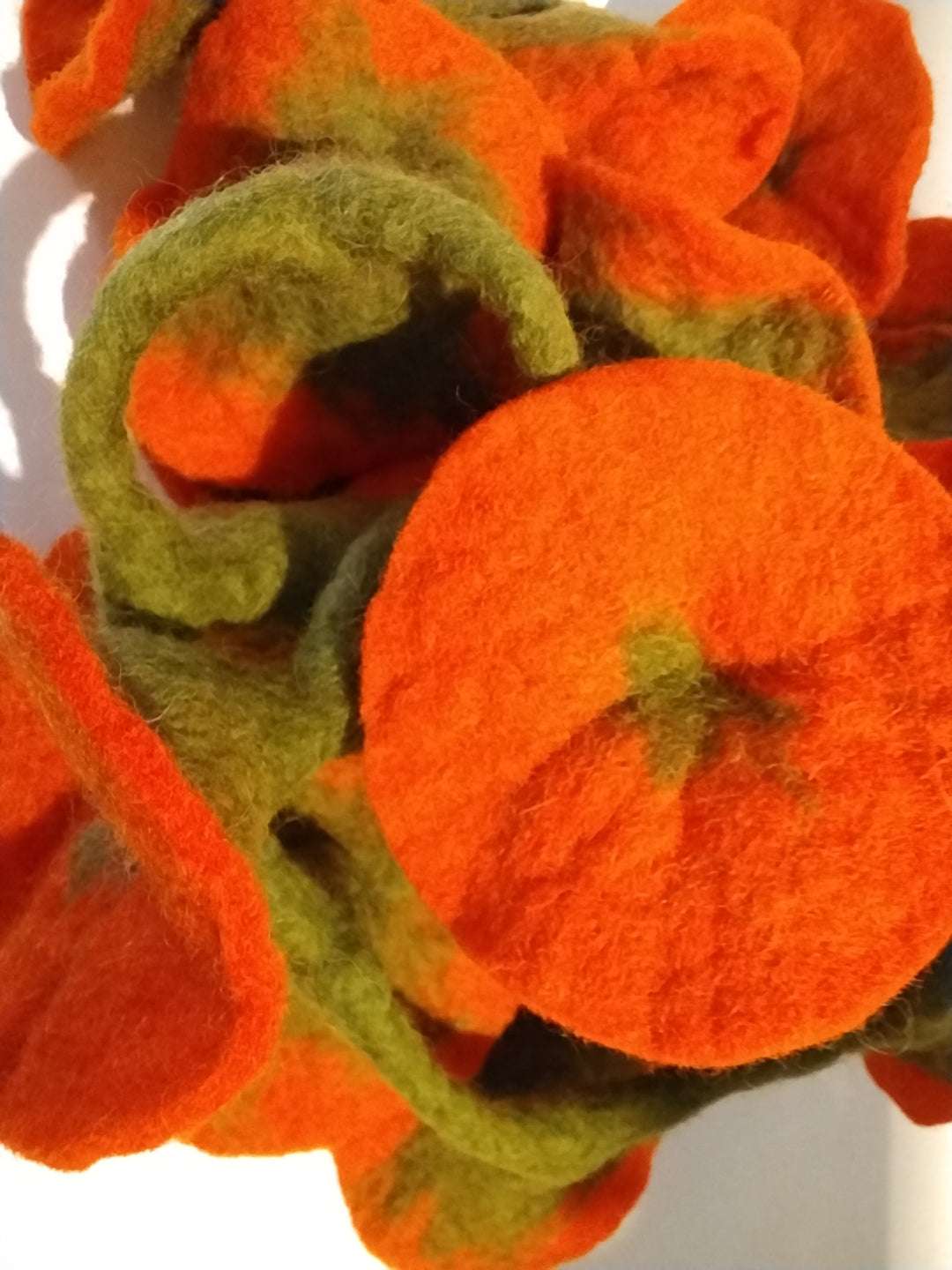 Pekko bloemen krans Orange slingers