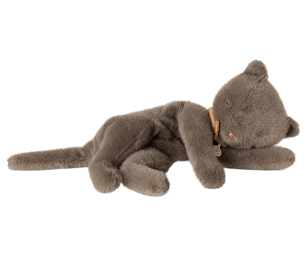 Maileg knuffel pluche slapende kitten medium grijs