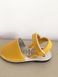 menorkinas sandaal napa amarilla 22
